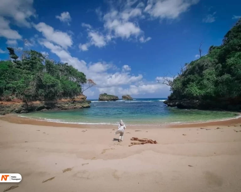 Pantai Ngliyep​ - wisata pantai malang