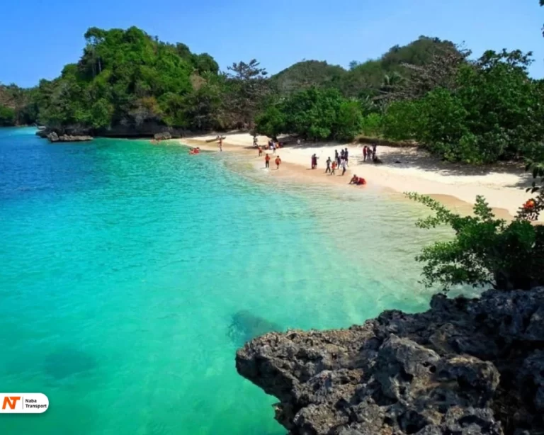 pantai gatra - wisata pantai malang