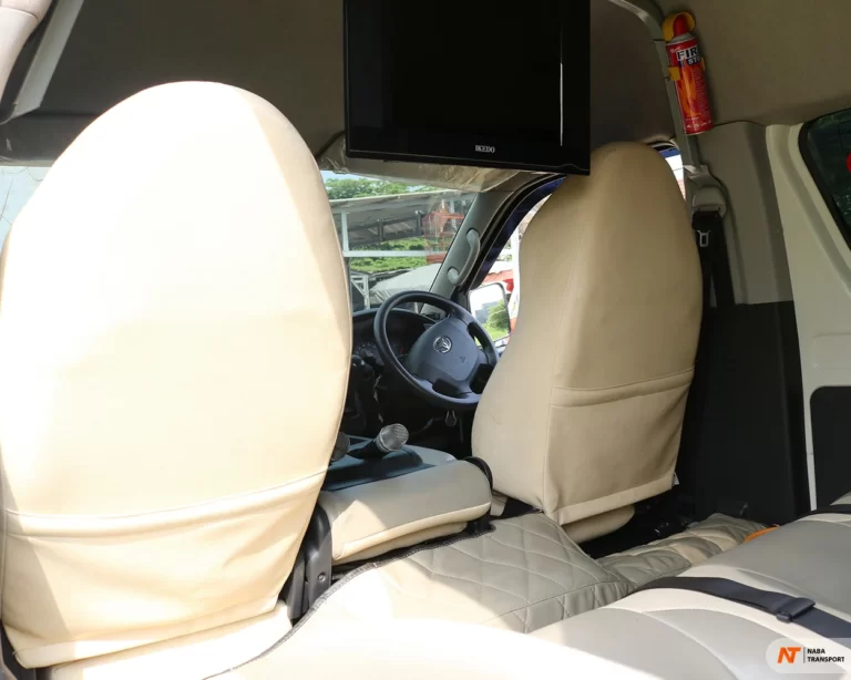 sewa hiace luxury - tampak dalam 1