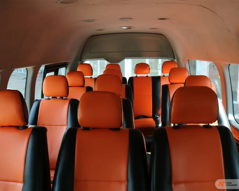sewa hiace - tampak interior