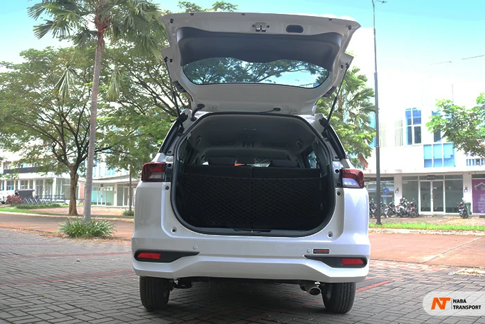 XENIA TAMPAK BELAKANG 1