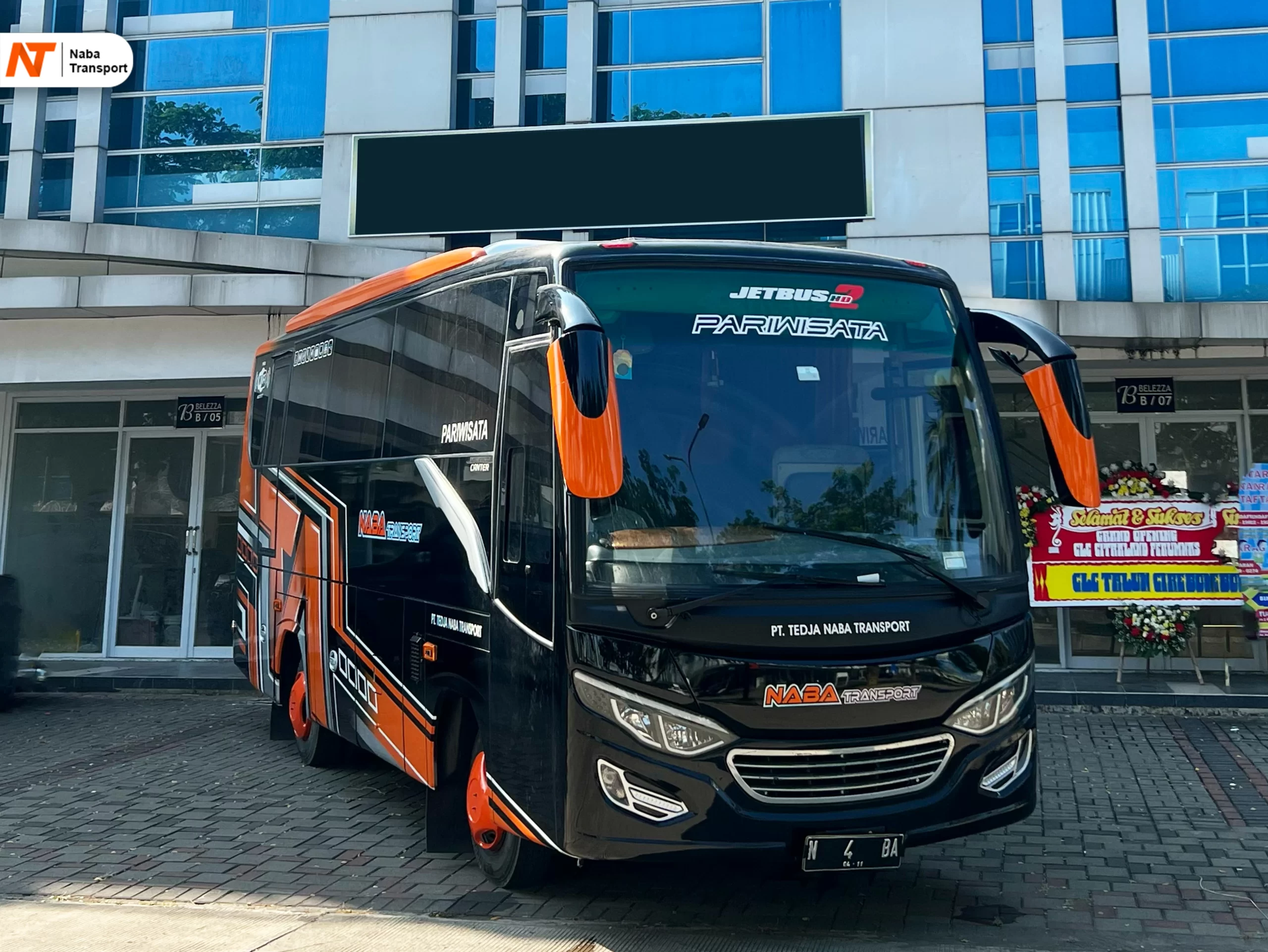 Depan Medium Bus - Sewa Medium Bus