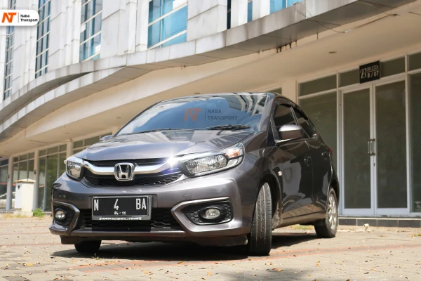 Tampilan depan Brio E- Sewa Mobil Brio