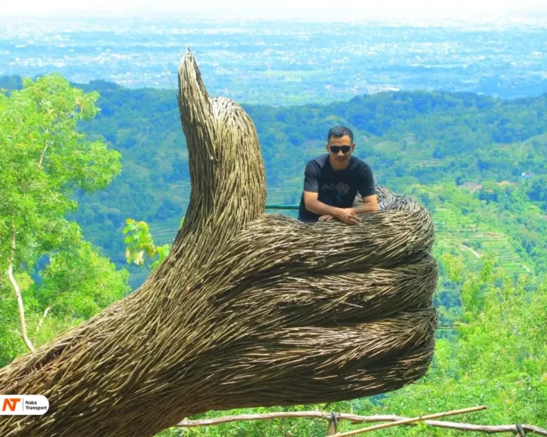 Thumb UpSource by Instagram @adnanbyunk97