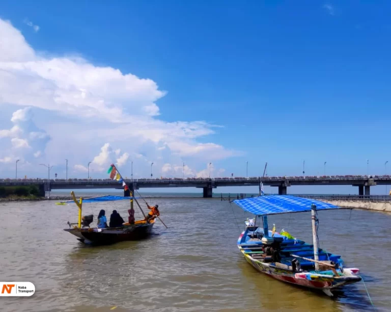 Naik perahu Source By Super Radio